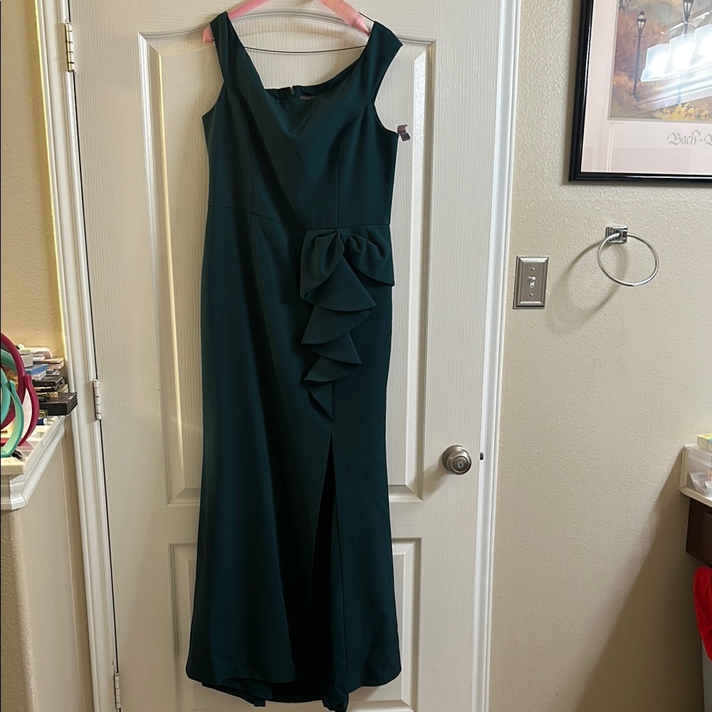 Vince Camuto Green Ruched One Shoulder Maxi Dress  ONLY WORN for a few hours